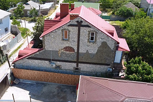 Гостевые дома Феодосии с бассейном, "Вилла Домфео" с бассейном - цены