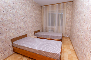 Гостиницы Архангельска в центре, 3х-комнатная Попова 26 в центре