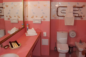 Фото номера «"Полулюкс" 3-местный», 4