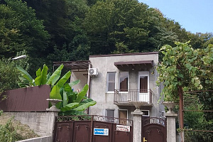 Дома Абхазии на первой береговой линии, частьа под-ключ Лакербай 2/б на первой береговой линии