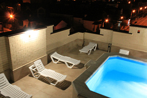 Отдых в Геленджике с крытым бассейном, "Манополис'' с крытым бассейном - цены