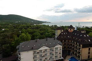 Квартиры Кабардинки с видом на море, 1-комнатная Мира 15 с видом на море - фото
