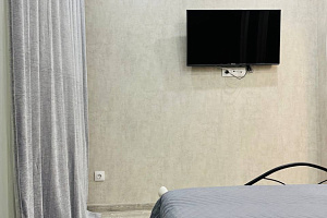 Гостиницы Тюмени необычные, "Раушана Абдуллина 6" 1-комнатная необычные - раннее бронирование