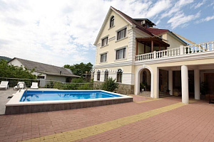 Гостевые дома Лазаревского с бассейном, "Дом Стефана" с бассейном