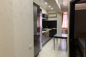 2х-комнатная квартира Полтавская 14