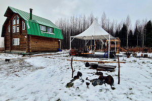 Базы отдыха Ханты-Мансийска у озера, "Медвежий угол" у озера - фото