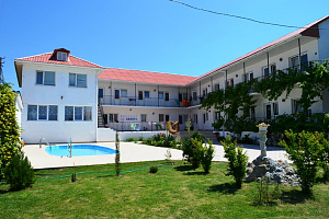 Отели Севастополя с бассейном, "Джулия" с бассейном - фото