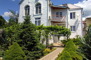 Гостевые дома Криницы с бассейном, "Диана" с бассейном - фото
