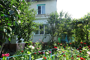 Гостевые дома Волконки с бассейном, Курская 16 кв 4 с бассейном