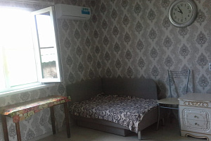 Частный сектор Абхазии с кухней в номере, Лакоба 2-пер 19 с кухней в номере - снять