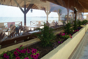 Отели Евпатории с видом на море, "Лион" мини-отель с видом на море - забронировать номер
