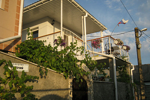 Гостевые дома Приморского с бассейном, "Домашний Уют" с бассейном - фото