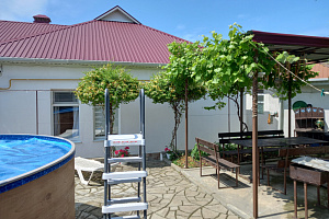 Гостиницы Голубой Бухты с бассейном, 1-й этаж под-ключ Борисовский 5 с бассейном - фото