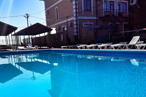 Гостевые дома Краснодара с бассейном, "Браун" с бассейном - фото