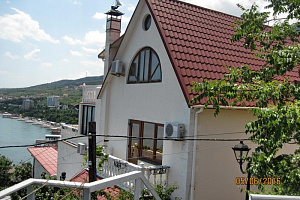 Гостевые дома Гурзуфа с бассейном, "Скальный" с бассейном - фото