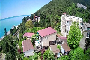 Частный сектор Абхазии у моря, "RIVER HOTEL" у моря