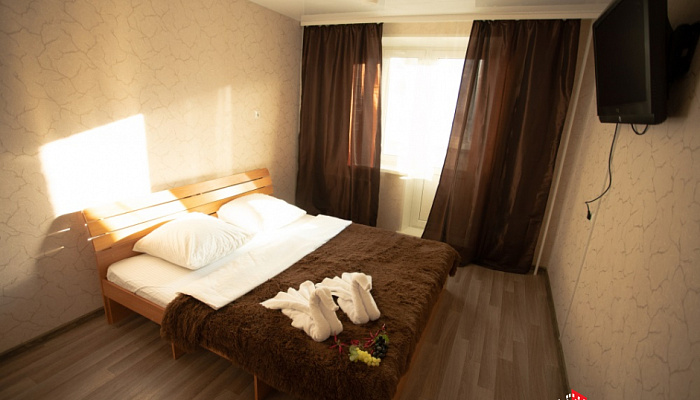 3х-комнатная квартира Демьяна Бедного 104 в Тюмени - фото 1