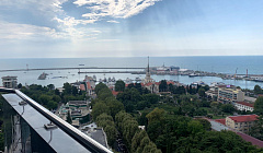 Фото объекта ««Вид на морпорт с 16 этажа» 2х-комнатная квартира в Сочи», 3