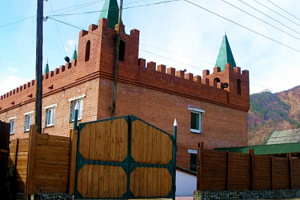 Гостиницы Аршан с бассейном, "Замок горного короля" с бассейном - фото