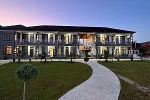 Отели Нового Афона рядом с пляжем, "Villa Primorskoe" рядом с пляжем - фото