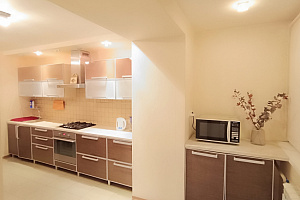 2х-комнатная квартира Октябрьской Революции 45