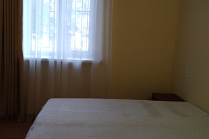 Отели Сухума с завтраком, "Уютная у моря" 2х-комнатная с завтраком - раннее бронирование