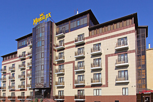 Отель в , "Монарх" - фото