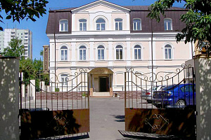 Дома Серпухова с бассейном, "Дворянская" с бассейном - фото