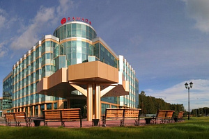 Гостиницы Екатеринбурга 5 звезд, "Ramada Yekaterinburg" гостиничный комплекс 5 звезд - фото