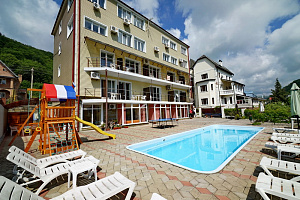 Гостиницы Ольгинки с подогреваемым бассейном, "Солнечный" с подогреваемым бассейном