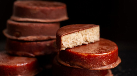 Что поесть в Калининграде на Новый год 2026 - клопсы и сладости Кёнигсберга