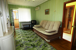 Отели Коктебеля в горах, 3х-комнатная Ленина 130 в горах - забронировать номер