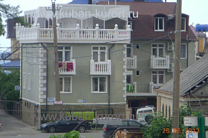 Гостевые дома Краснодара у парка, "Мандарин" у парка - фото