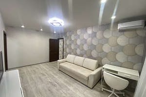 2х-комнатная квартира Декабристов 180А