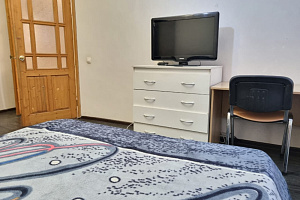 Гостиницы Перми с сауной, 3х-комнатная Комсомольский 55 с сауной - раннее бронирование