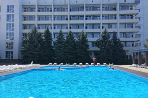 Пансионаты Николаевки с бассейном, "Южный" с бассейном - фото