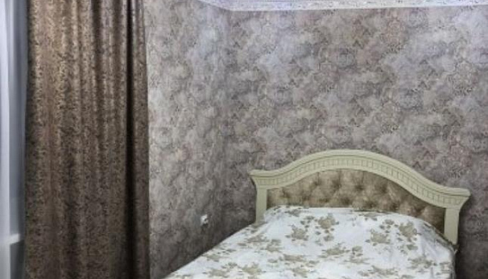 2х-комнатная квартира Победа Революции 130/б в Шахтах - фото 1