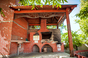 Гостевые дома Бахчисарая с бассейном, "Можжевеловый дворик" с бассейном - раннее бронирование
