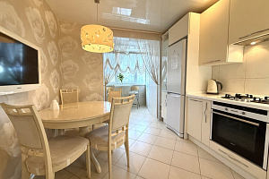 1-комнатная квартира Родионова 199к2