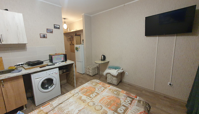Квартира-студия Александра Матросова 40 в Красноярске - фото 1