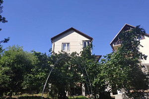 Гостевые дома Аше с бассейном, "Южный ветер" с бассейном - фото