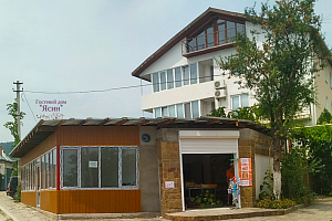 Гостевые дома Судака с аквапарком, "Ясин" с аквапарком - цены