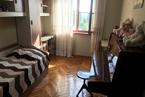 Квартиры Абхазии 3-комнатные, "Уютная для гостей до 5 человек" 3х-комнатная 3х-комнатная - снять