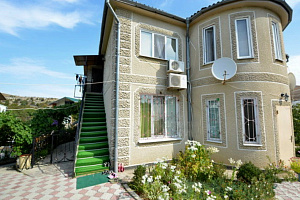 Гостевые дома Орджоникидзе с бассейном, "Морской бриз" с бассейном
