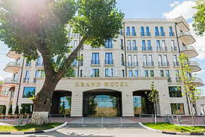 Базы отдыха Азова с бассейном, "Soho Grand Hotel" с бассейном