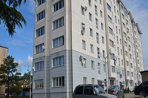 Квартиры Сухума в центре, 4х-комнатная Басария 73 в центре