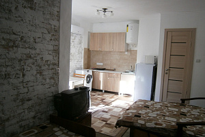 Снять квартиру в Феодосии посуточно в сентябре, 1-комнатный Зерновская 34 - цены