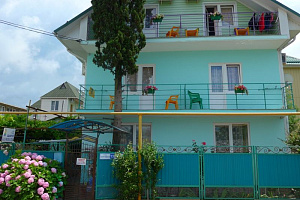 Гостевые дома Лазаревского с детской площадкой, "У Валюши" с детской площадкой