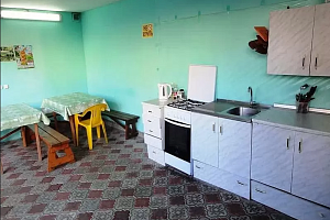 Гостевые дома Лазаревского с кухней в номере, Лазарева 10 с кухней в номере