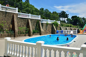 Отели Алупки с бассейном, "Вилла АкваВита" с бассейном - забронировать номер